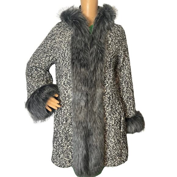 Vintage Women's Tre Sorelle Made in Italy Boucle' Wool Blend Faux Fur Trim Coat - Picture 1 of 10